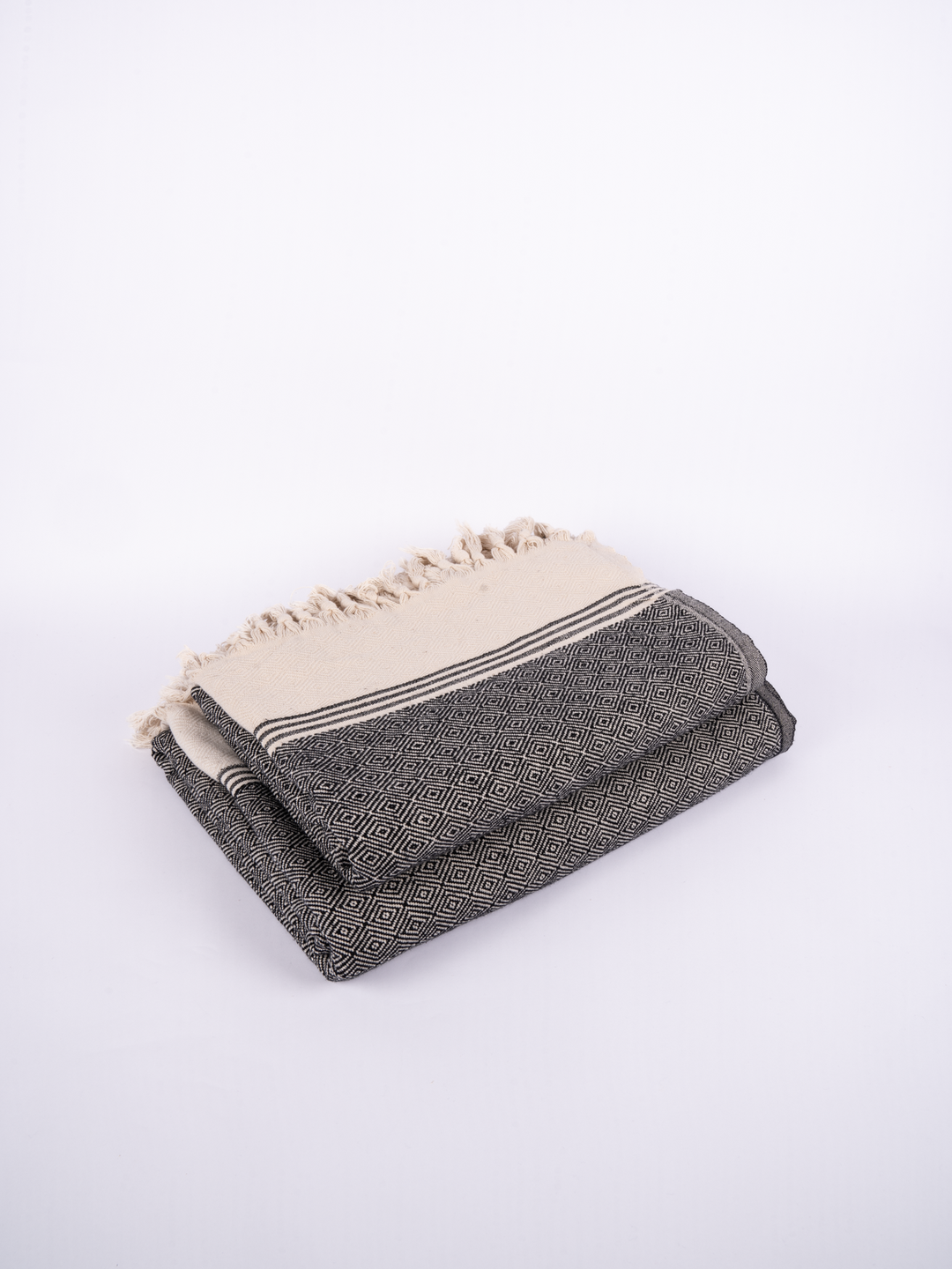 Sardes Throw